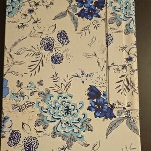 Floral Blue and Cream Tablet Case
